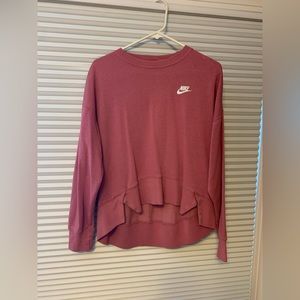 Slightly cropped hi-lo Nike sweatshirt